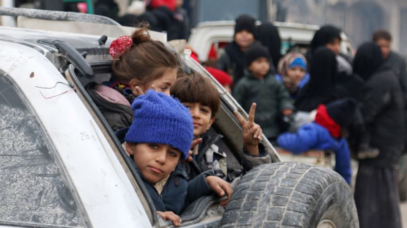 Hiljade civila čekaju nastavak evakuacije iz Alepa