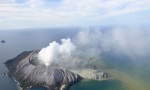 Nastavlja se drama na Novom Zelandu: Šanse za novu erupciju u naredna 24 sata 50 odsto, i dalje se traga za nestalima