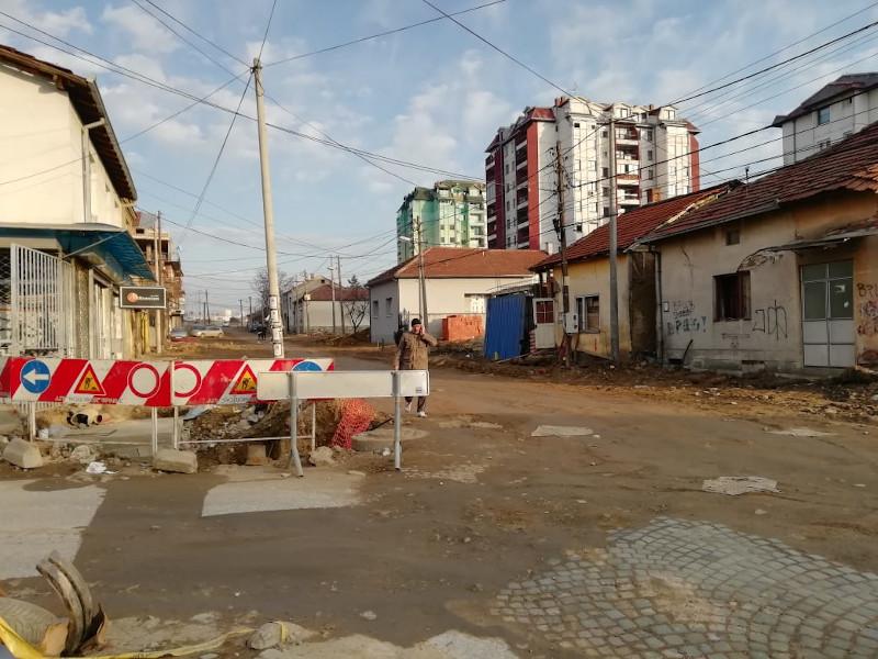 Nastavljeni radovi na obnovi centralne ulice u Vranju, kašnjenje oko 5 meseci 