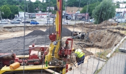 Nastavljeni radovi u novobeogradskom Bloku 37, radnici tvrde da kopaju bunar (FOTO/VIDEO)