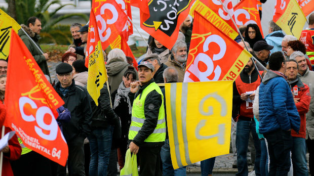 Nastavljeni štrajkovi i protesti širom Francuske, blokiran saobraćaj