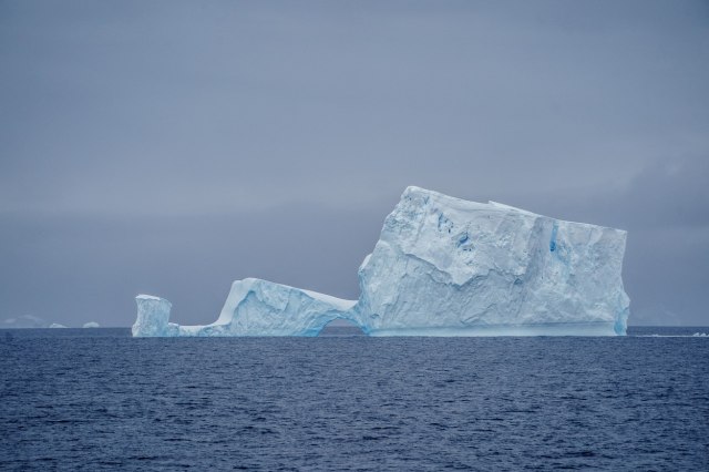 Naučnici upozoravaju: Najveći ledeni breg na svetu u pokretu posle 30 godina