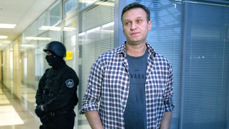 Navalni skinut sa respiratora, uskoro može da napusti bolnički krevet