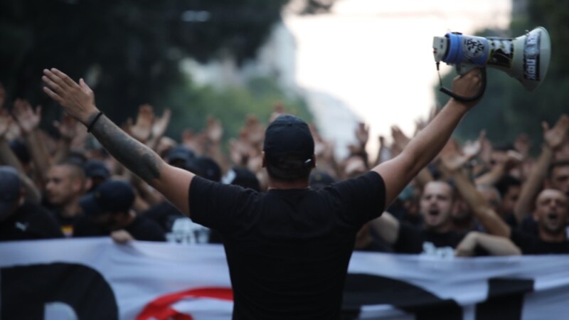 Navijači Partizana protestovali u Beogradu 