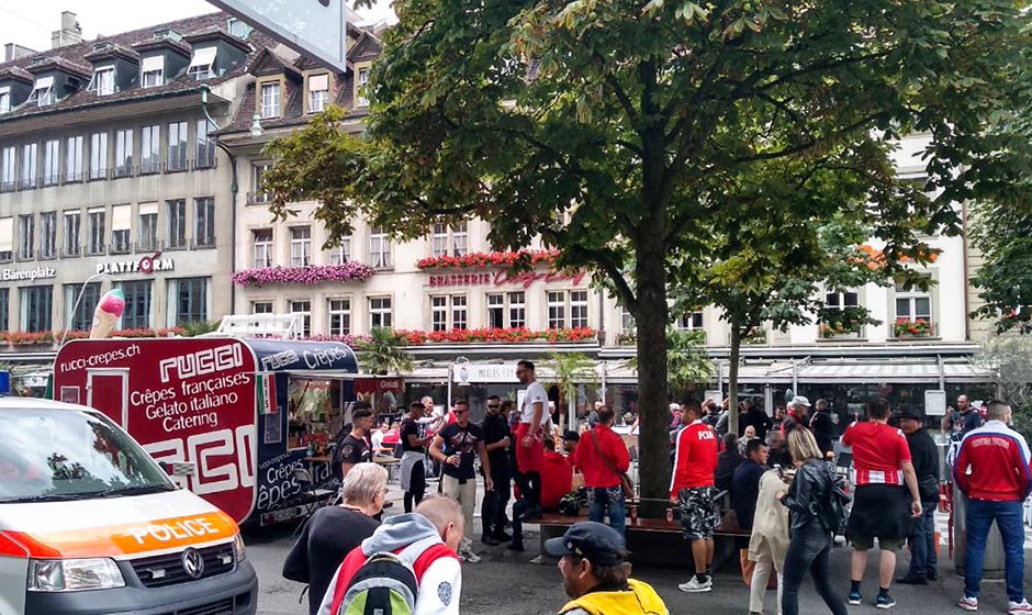 Navijači Zvezde okupirali centar Berna (VIDEO)
