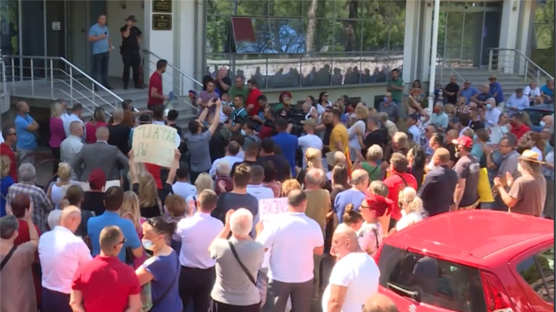 Ne damo đecu u četnike: Protesti zbog spornih imenovanja direktora škola u Crnoj Gori