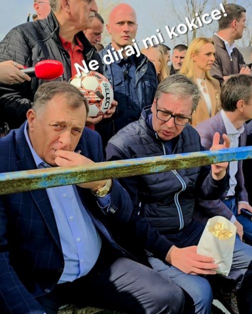 Ne diraj mi kokice: Vučić objavio šaljivu fotografiju sa Dodikom FOTO