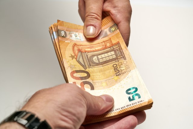 Ne pitaju koliko košta: Evo na šta gastarbajteri i stranci troše novac u Srbiji