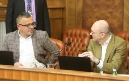 
					Nedimović najavio nacionalnu laboratorju za kontrolu mleka, Savez za Srbiju: Ministar u kampanji 
					
									