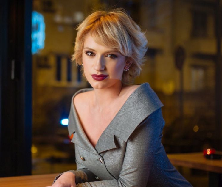 Neizvesnost pred ulazak u salu: Anja Mit o porođaju, strahovima i emocijama