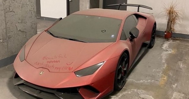 Neko je na parkingu ‘zaboravio‘ Lamborghini Huracan Performante