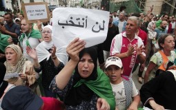 
					Nekoliko hiljada ljudi na protestu u Alžiru 
					
									