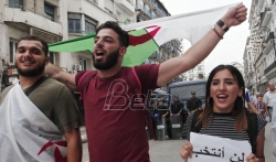 Nekoliko hiljada ljudi na protestu u Alžiru (VIDEO)