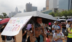 Nekoliko stotina demonstranata sa porodicama na ulicama Hongkonga (VIDEO)