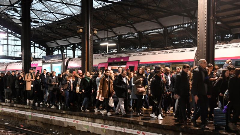 Nekoliko stotina hiljada Francuza protestuje protiv reforme penzija 