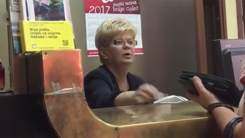 Nekultura radnice pošte u BiH se prepričava na društvenim mrežama: Žestoko psovala klijenta i osula paljubu po njemu (VIDEO)