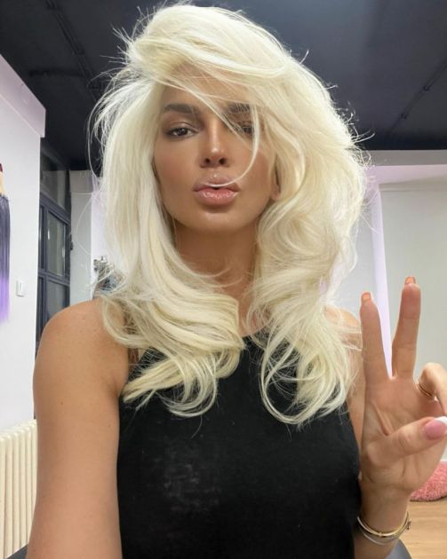 Nema više razloga da krije: Jelena Karleuša potvrdila vezu sa 16 godina mlađim sportistom