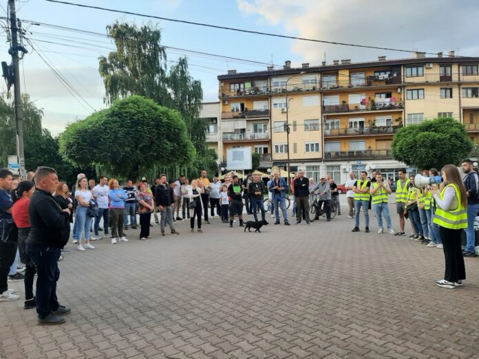 „Nema više straha među slobodoumnim ljudima“ – poruka sa protesta u Vlasotincu