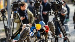 Nemačka Vlada oštro kritikivala napade na novinare i policiju tokom protesta