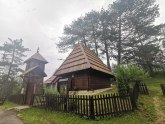 Neotkriveni planinski biser: Drvena crkva stara skoro dva veka FOTO