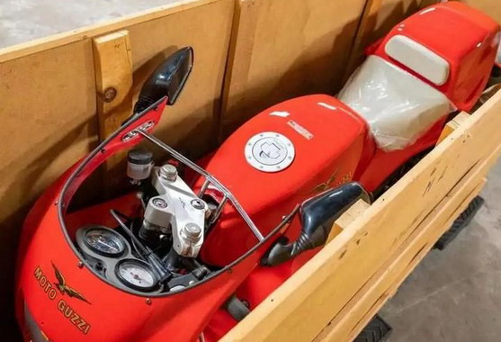 Neraspakovani Moto Guzzi star 30 godina prodat za 29.000 evra