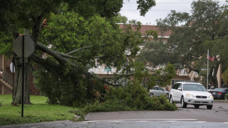 Nestanak struje i poplave nakon što je uragan Idalia pogodio Floridu i Georgiju