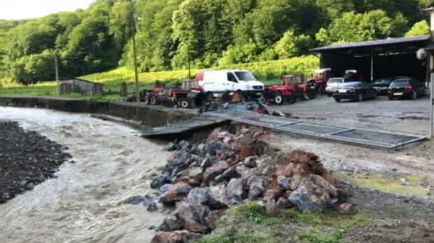 Neukrotive reke u Krupnju – poplavljeno 50 kuća, zatvorena škola