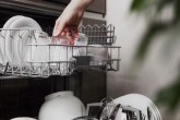 Neverovatno otkriće: Da li ste znali da vaša mašina za pranje sudova može da uradi i ovo? VIDEO