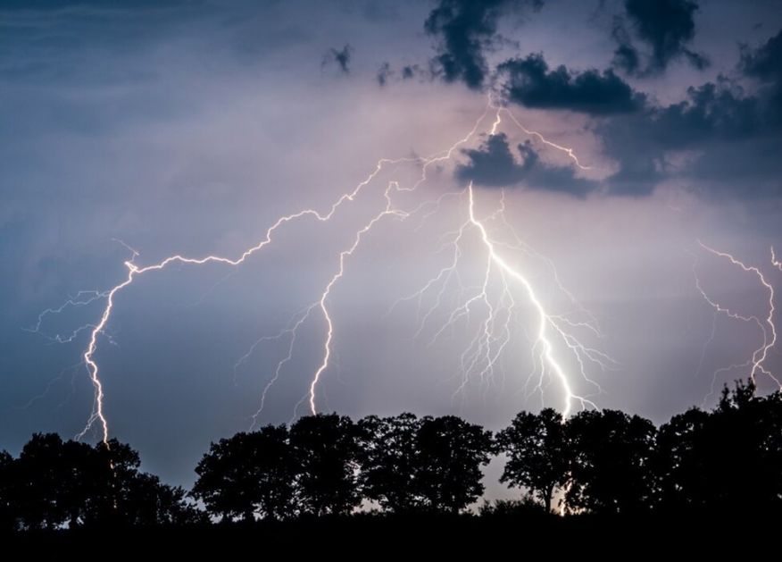 Nevreme koje je pogodilo Italiju izazvalo poplave, 109.000 udara groma u Toskani