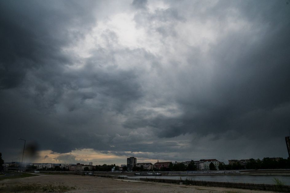 Nevreme stiglo do Bačke – na udaru Sombor, moguć grad i udari olujnog vetra
