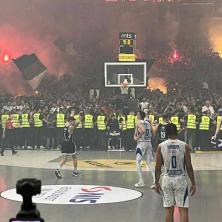 Nije zabeleženo u prenosu! Pogledajte šta se dešavalo ČIM je odsuđen kraj meča - SVE GORI (VIDEO)