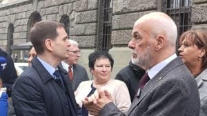 „Niko ne može da bude Tito u POKS-u“: Staturna komisija stranke oborila odluku Vojislava Mihailovića