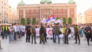 „Otvoriti Pionirski park za sve“: Učesnici protesta protiv „Ćacilenda“ poručili policiji da „čuva građane a ne ograde“