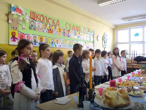 Niš: Sveti Sava obeležen uz slavski kolač, pesmu i igru