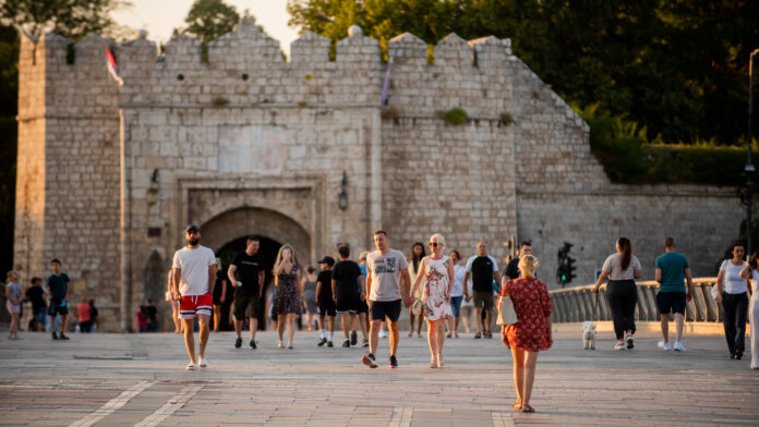 Niš u avgustu posetilo skoro 20.000 turista, od toga blizu 16.000 stranih