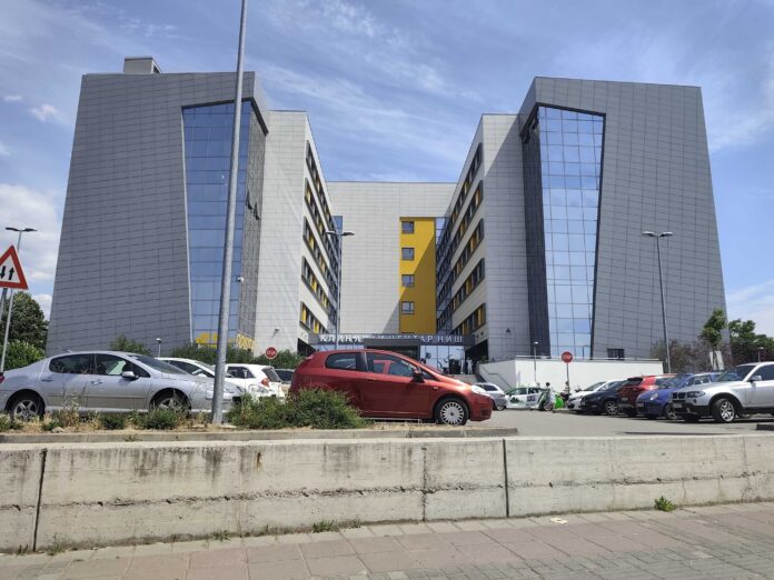 Niški Univerzitetski klinički centar zapošljava 12 doktora medicine i 12 radnika