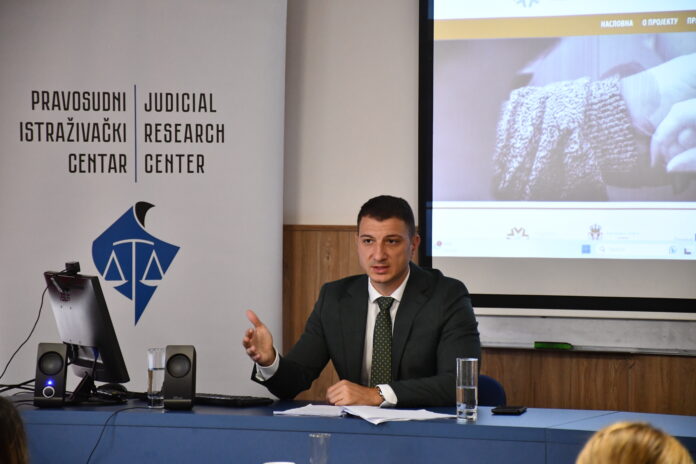 Niški profesor koji je doktorirao na temu ubistva napisao krimi roman o misteriji zločina na Tvrđavi