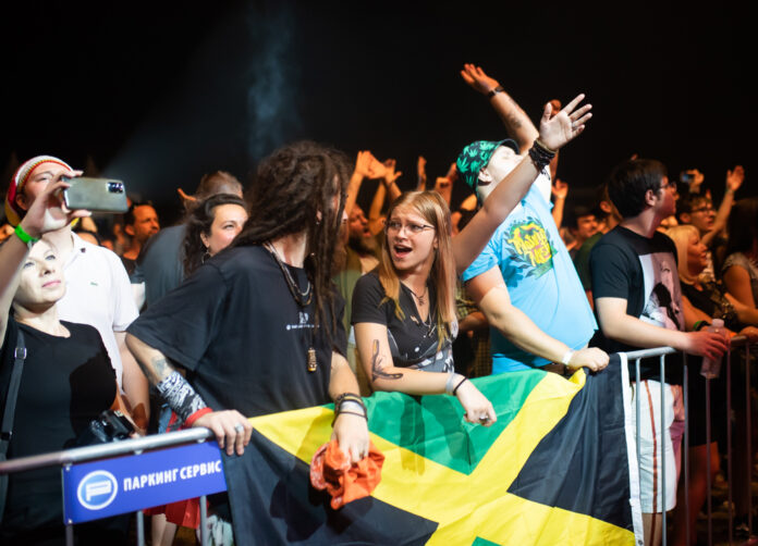 “Nišvilu” 200.000 evra za džez predstavu, a da je naprave moraju da vrate otupštene radnike