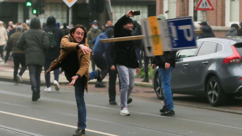 Nizozemska: Privedeno preko 150 osoba treće noći nasilnih protesta 