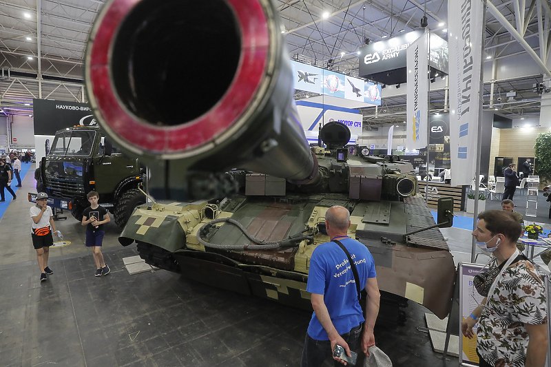 Njemačka blokirala estonsku isporuku oružja Ukrajini jer bi to “ugrozilo pregovore”