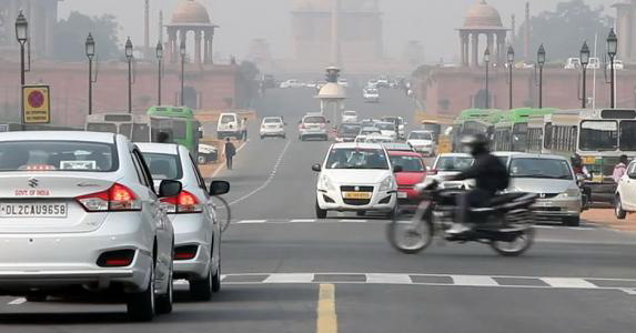 Nju Delhi će primeniti ograničenja za privatna vozila u okviru akcije suzbijanja zagađenja