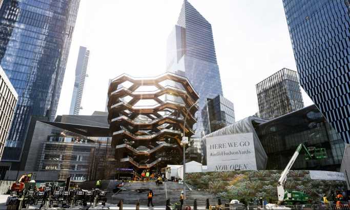 Njujork dobio svoju Ajfelovu kulu: Posuda je visoka 45 metara i ima 2.500 stepenica