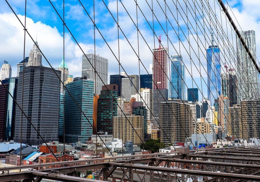 Njujork i Singapur najskuplji gradovi za život na svetu u 2022.