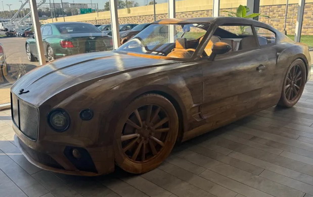 No comment: Drveni Bentley Continental GT