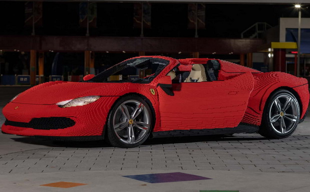 No comment: LEGO Ferrari 296 GTS u razmeri 1:1