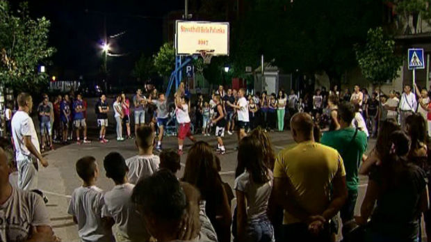 Noćni ulični basket u Beloj Palanci