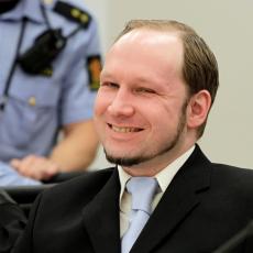 Norveški masovni ubica Brejvik promenio ime u Fjotolf Hansen
