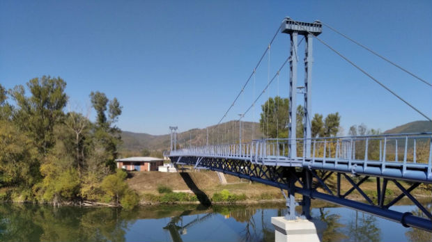Nov most preko Zapadne Morave za vodu i pešake