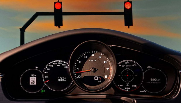 Nova Porscheova tehnologija koja se brine da vozači ne prolaze kroz crveno svetlo