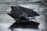 Nova Varoš: Olujni vetar rušio bandere i drveće